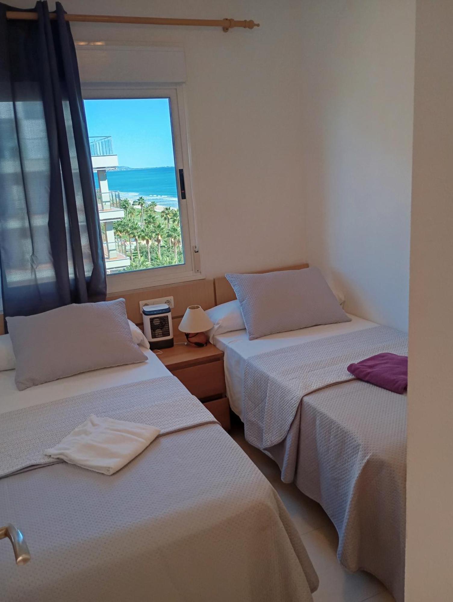 Apartamentos Danesp-Playa De Les Amplaries Marina Dor- Frontales Al Mar Оропеса дел Мар Екстериор снимка