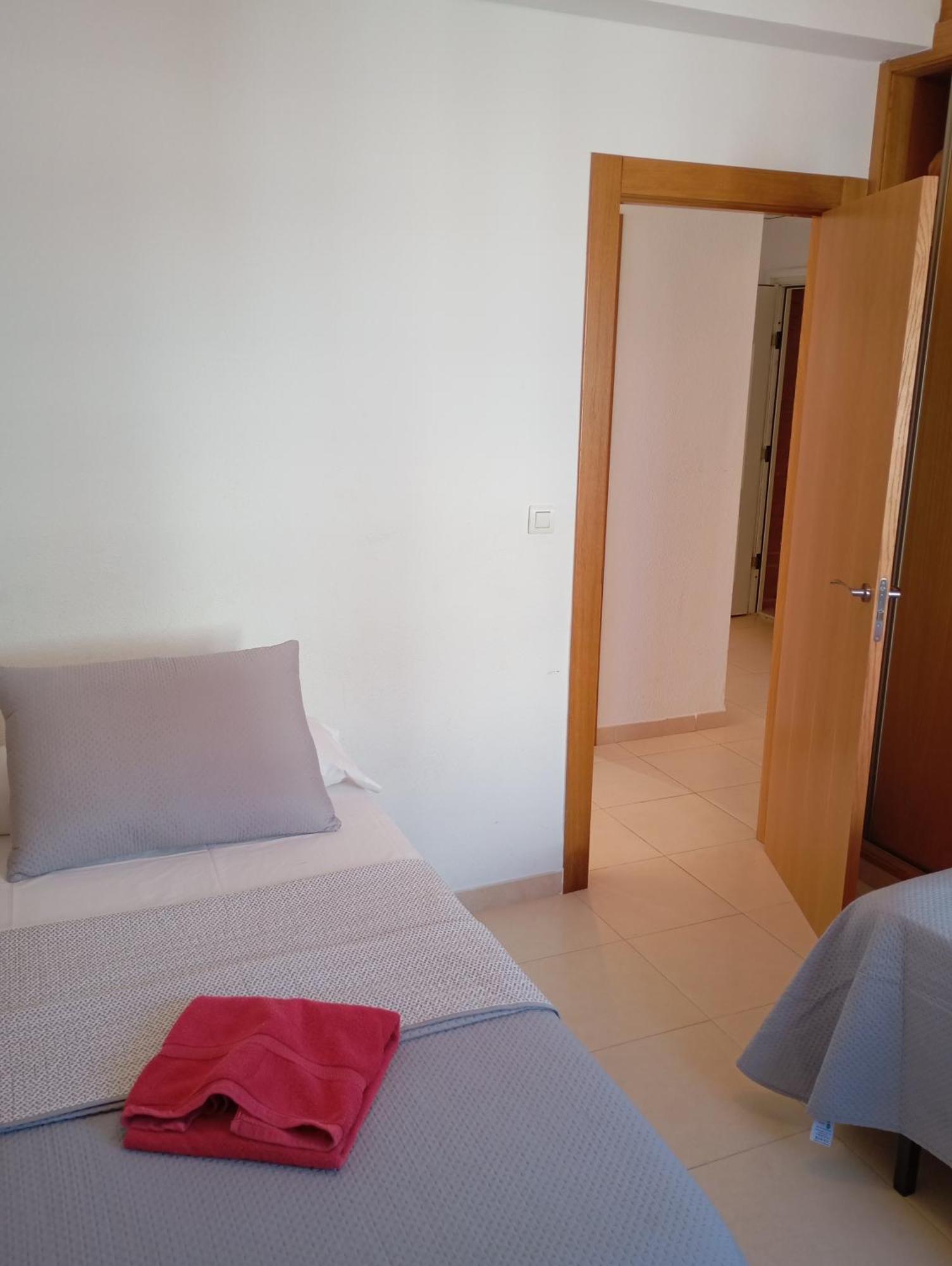 Apartamentos Danesp-Playa De Les Amplaries Marina Dor- Frontales Al Mar Оропеса дел Мар Екстериор снимка